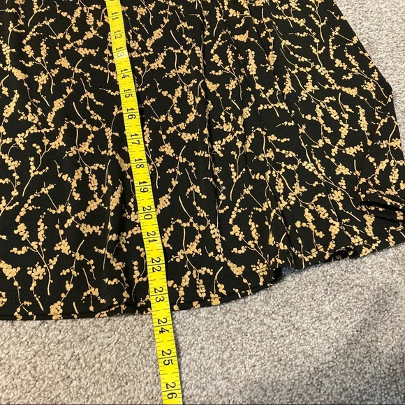 NWOT Nine West Black Floral Print Skirt M - Picture 3 of 13